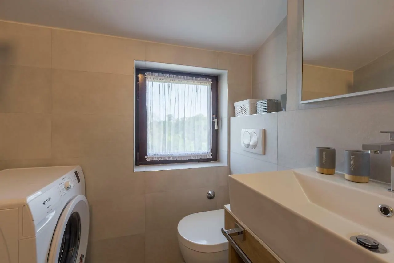 Apartment Lungera Pula 0*,